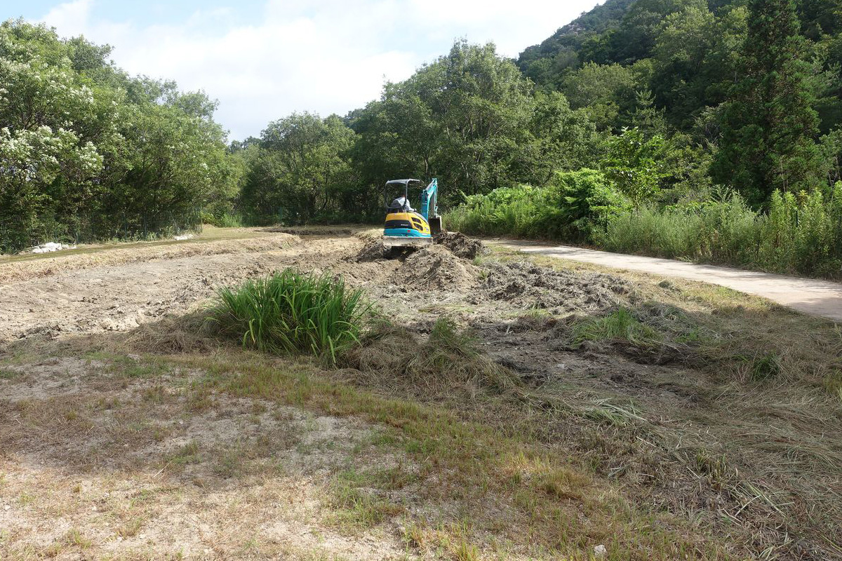 古鷹山ビオトープ自然観察会：池の浚渫